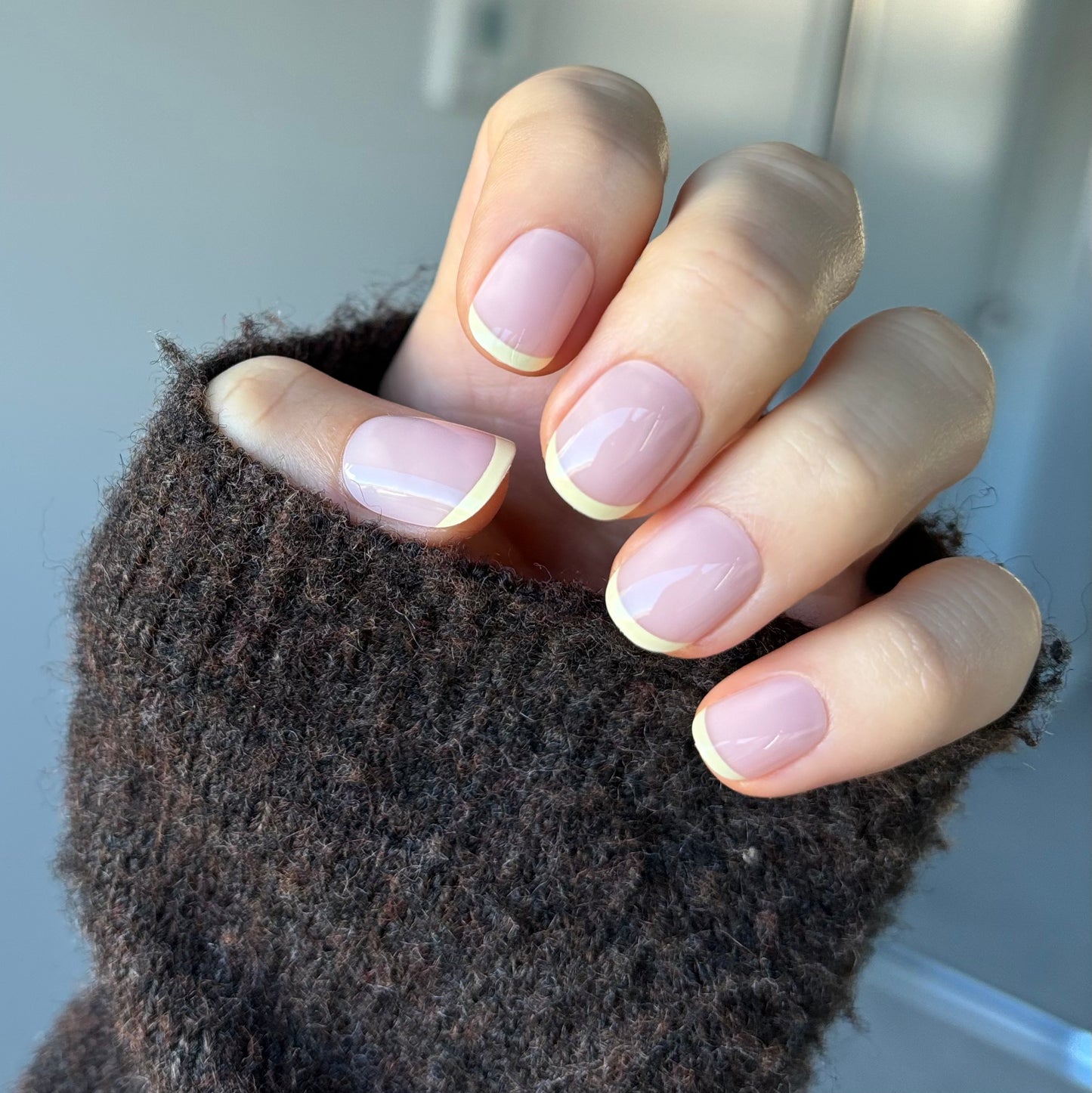 Candy Claws bon bon (extra-short) reusable press-on nails. Salon quality. Non-damaging. Easy to apply & remove. Professional finish at home.